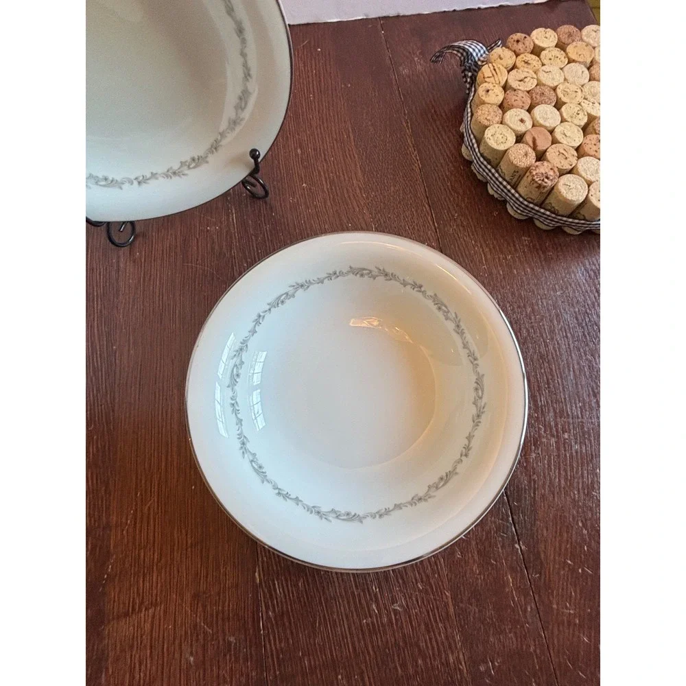 Noritake China Crestmont 6013 Soup Cereal Bowls Set of 2 Japan Gold Trim 7.5